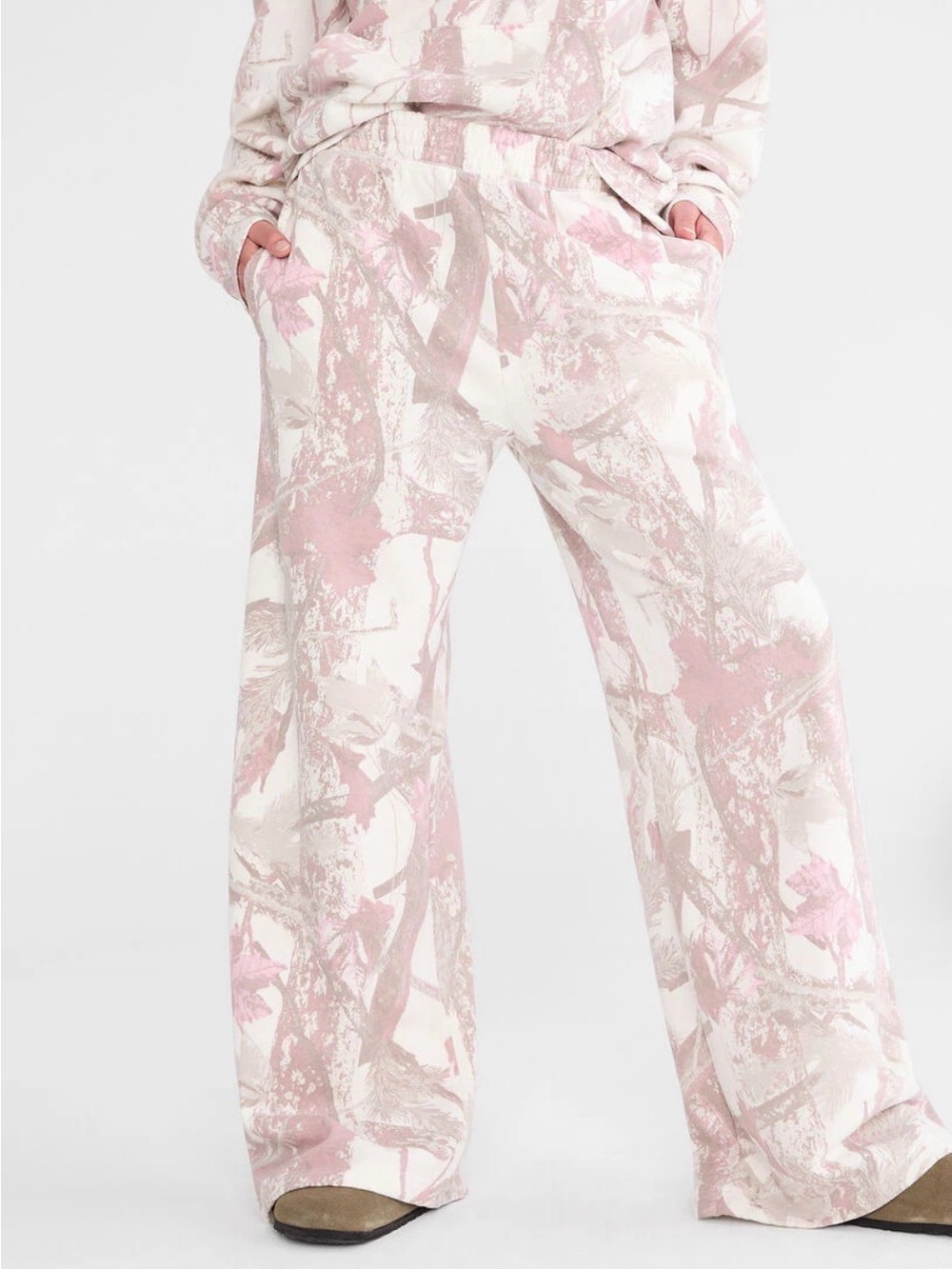 Relaxed Camo Wide-Leg Sweatpants